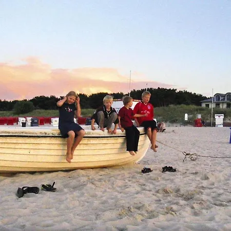 Doppelhaushaelfte Ostseehaus I In 트라센하이드