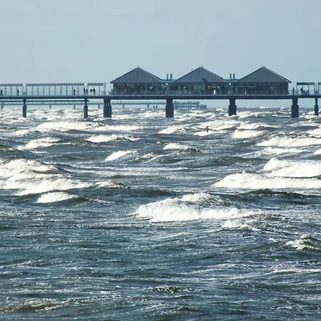 Doppelhaushaelfte Ostseehaus I In 트라센하이드